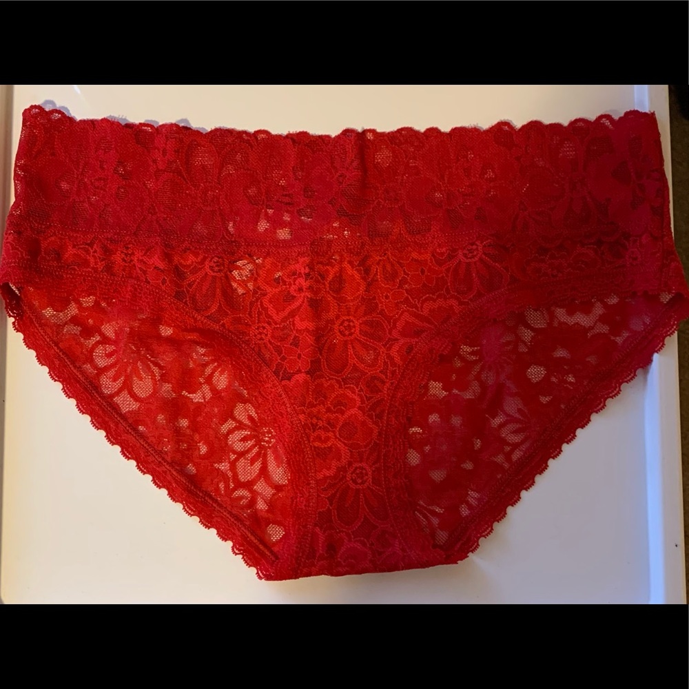 Victoria’s Secret Floral Lace Hiphugger Panty, size M, in color “Lipstick”